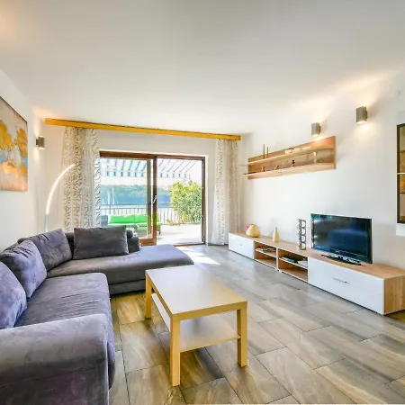 Appartamento Marija-1 By Interhome